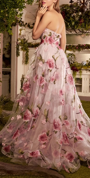 Formal dress - Picture 6 of 10